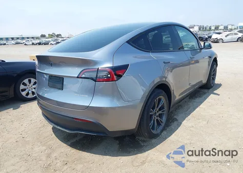 2024 Tesla Model Y Long Range Dual Motor All-Wheel Drive из США, поврежденный, VIN 7SAYGDEE6RA300764